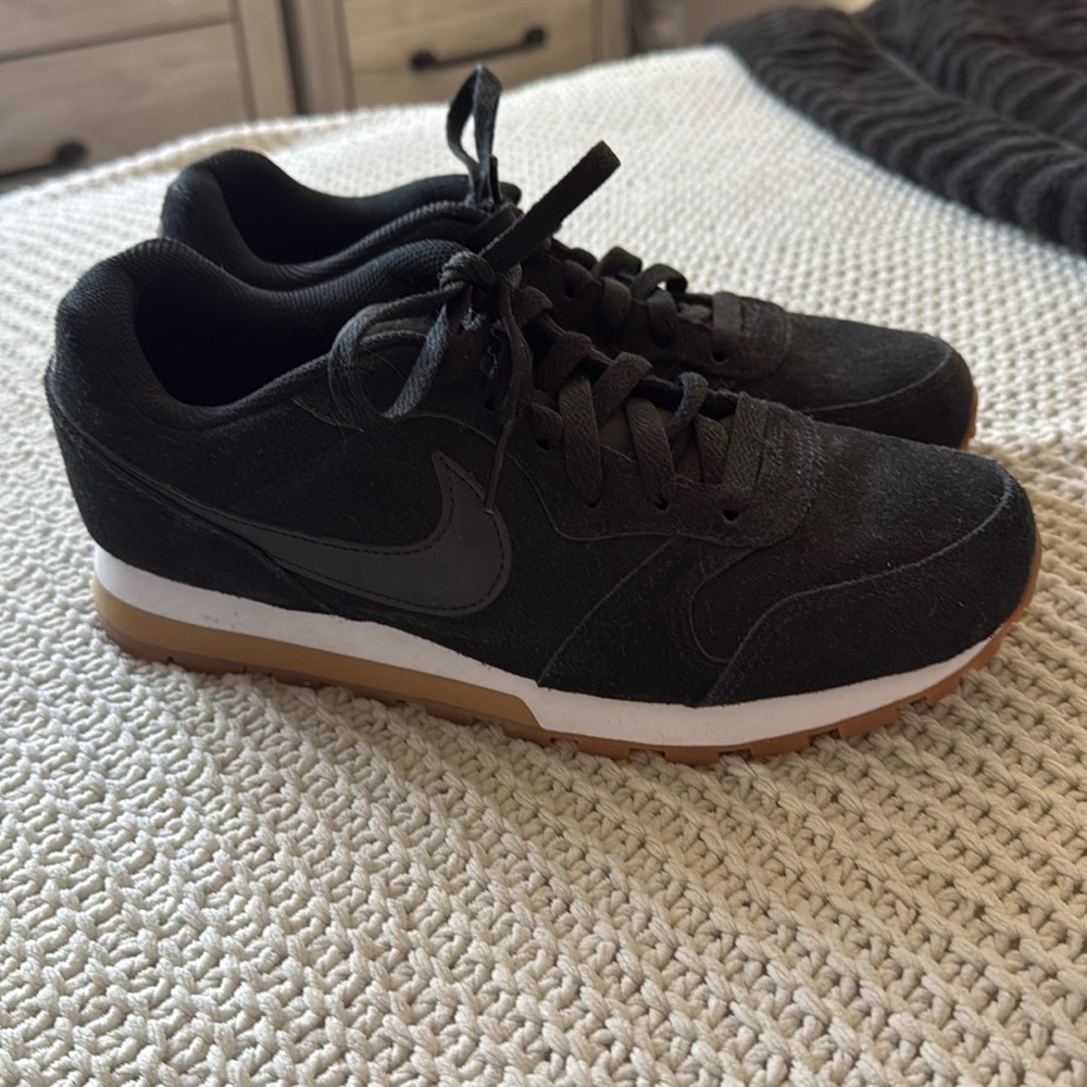 Nike Women’s MD Runner